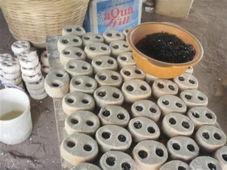 The beautiful art of Glass Bead making from Ghana<br>Cedi Beads - Clay moulds