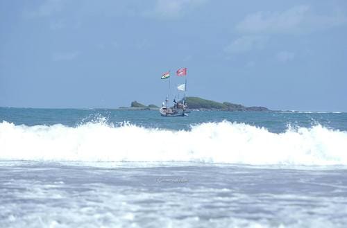 Busua Beach<br>Fishermen out for a catch