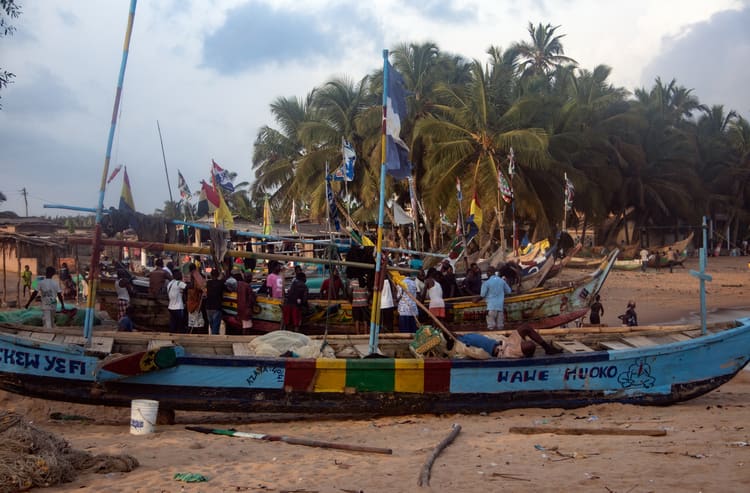 Elmina Beach<br>Fishing boats on the beach
