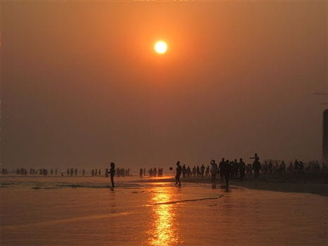 Labadi Beach<br>Lighting up for tomorrow