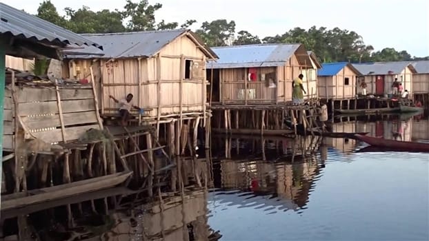 Nzulezu (Nzulezo): The Stilt Village of Ghana<br>Stilt houses
