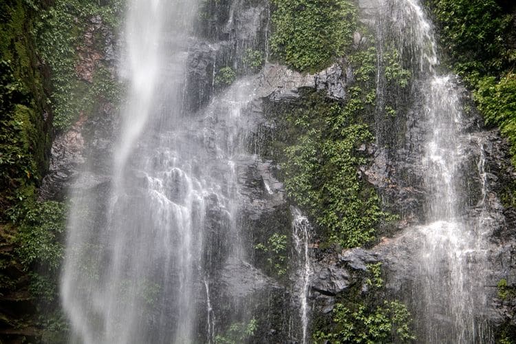 Tagbo Falls<br>Cascading falls